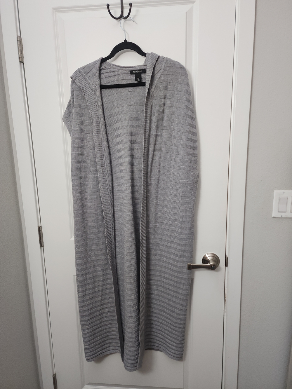 5/$30 White House Black Market Light Gray Hooded Long Open Cardigan Duster